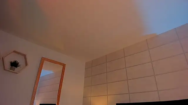 Snapshot of Christine_Laam chatting on February 14, 2026, 2:56 am Christine Laam online show from February 14, 2026, 2:56 am