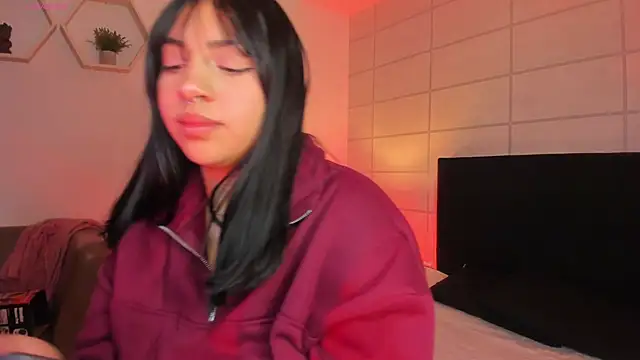 Snapshot of Christine_Laam chatting on January 6, 2026, 11:58 am Christine Laam online show from January 6, 2026, 11:58 am