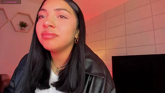 Snapshot of Christine_Laam chatting on December 15, 2025, 12:00 pm Christine Laam online show from December 15, 2025, 12:00 pm