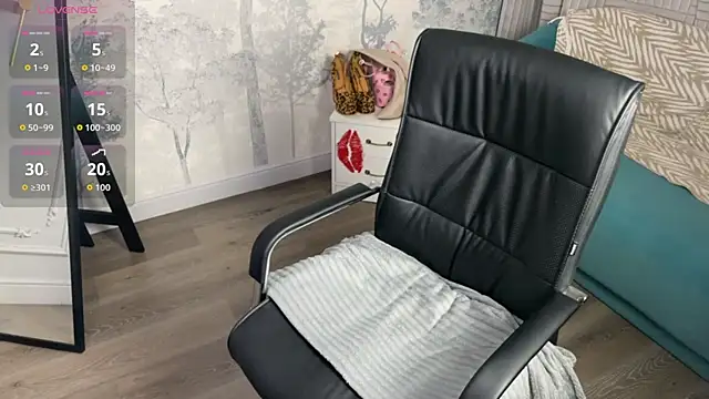 Eva Conors  online show from October 8, 2025, 1:07 am