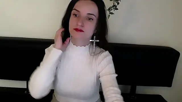 LaimaV  online show from April 15, 2026, 9:37 pm