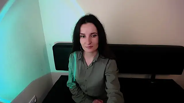 LaimaV  online show from October 11, 2025, 12:06 pm