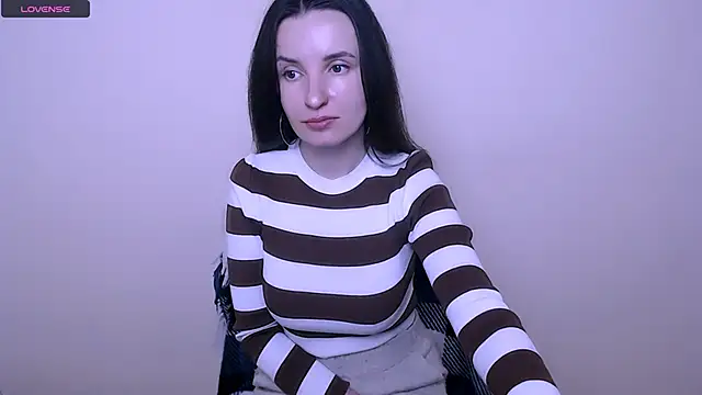 LaimaV  online show from November 25, 2025, 10:59 am