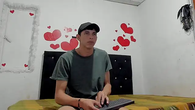 Snapshot of chloe_evanx_ chatting on March 17, 2025, 7:15 pm chloe evanx online show from March 17, 2025, 7:15 pm