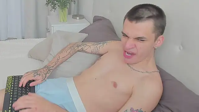 Snapshot of Andrew_Clar chatting on November 29, 2025, 4:29 pm Andrew Clar online show from November 29, 2025, 4:29 pm