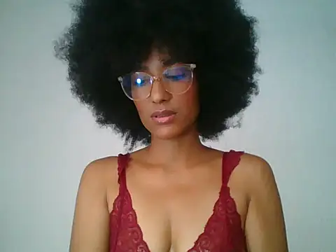 Snapshot of violettamartins chatting on April 15, 2026, 9:26 pm violettamartins online show from April 15, 2026, 9:26 pm