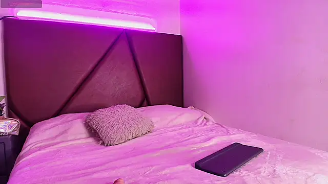 Nessa2905 online show from November 5, 2025, 8:56 pm