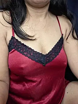 Snapshot of Nisha027 chatting on July 28, 2026, 1:24 am Nisha027 online show from July 28, 2026, 1:24 am