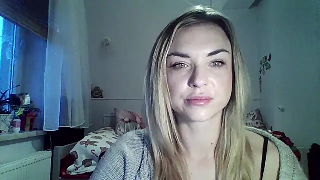 ashley xlove online show from December 16, 2025, 6:39 am