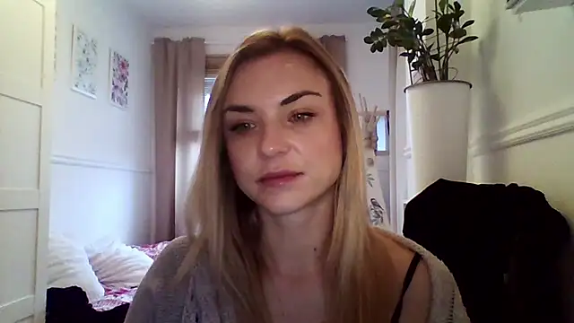 ashley xlove online show from December 15, 2025, 7:36 am