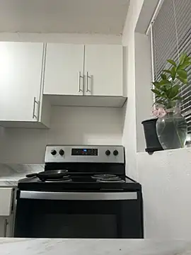 Snapshot of miamiworld chatting on November 12, 2025, 11:08 pm miamiworld online show from November 12, 2025, 11:08 pm