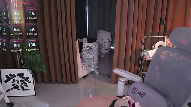 Evajoannana online show from April 10, 2026, 5:25 am