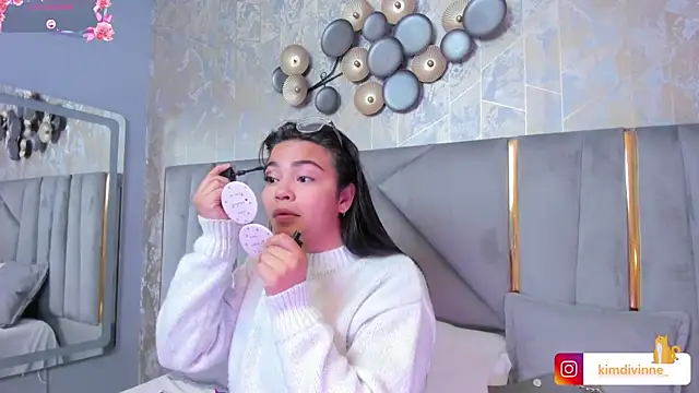 KimDevinne online show from March 15, 2025, 2:46 am