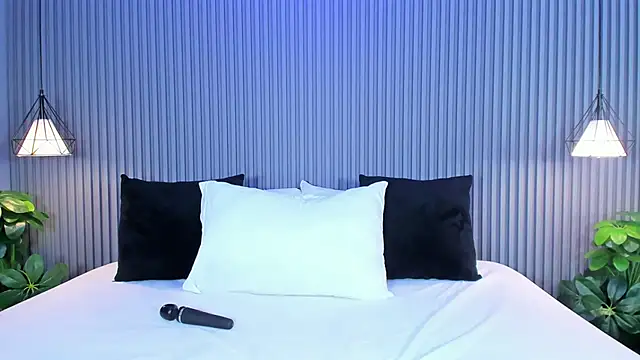 AnahinClar online show from February 9, 2026, 12:14 pm