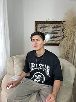 Snapshot of PhilipRich chatting on April 17, 2026, 3:37 pm PhilipRich online show from April 17, 2026, 3:37 pm