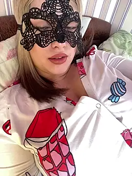 Snapshot of 69Laura696 chatting on February 11, 2025, 11:31 am 69Laura696 online show from February 11, 2025, 11:31 am