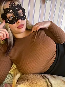 Snapshot of 69Laura696 chatting on February 12, 2025, 1:06 pm 69Laura696 online show from February 12, 2025, 1:06 pm