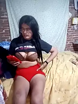 Snapshot of yovana13 chatting on November 22, 2025, 10:41 pm yovana13 online show from November 22, 2025, 10:41 pm