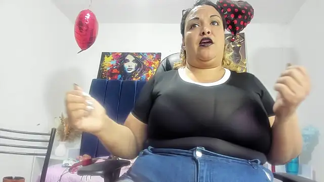 Snapshot of Dubraska1 chatting on December 22, 2025, 9:37 pm Dubraska1 online show from December 22, 2025, 9:37 pm