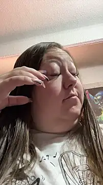 Snapshot of Chloee_ep chatting on December 19, 2025, 5:04 pm Chloee ep online show from December 19, 2025, 5:04 pm