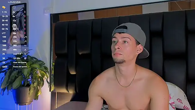 Snapshot of JadeSmiith_ chatting on November 22, 2025, 10:52 pm JadeSmiith online show from November 22, 2025, 10:52 pm