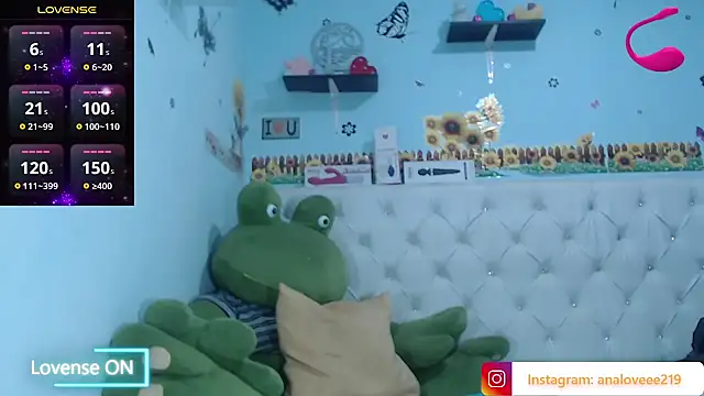 Snapshot of ana_studio chatting on February 23, 2026, 2:28 pm ana studio online show from February 23, 2026, 2:28 pm