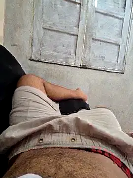 Snapshot of VouchingLagging chatting on December 14, 2025, 5:40 pm VouchingLagging online show from December 14, 2025, 5:40 pm