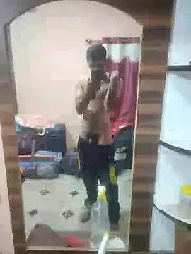 Snapshot of loganwollf chatting on January 28, 2025, 5:24 pm loganwollf online show from January 28, 2025, 5:24 pm