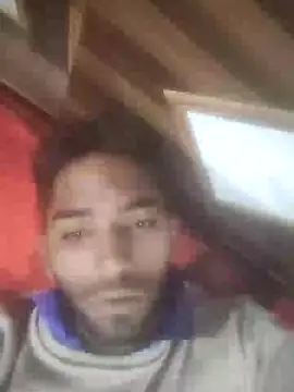 Snapshot of loganwollf chatting on January 12, 2025, 1:32 am loganwollf online show from January 12, 2025, 1:32 am