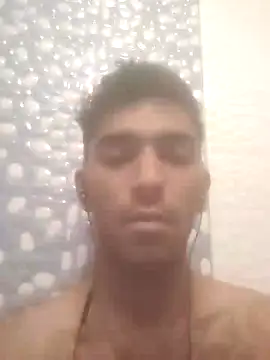 Snapshot of loganwollf chatting on January 22, 2025, 5:48 am loganwollf online show from January 22, 2025, 5:48 am