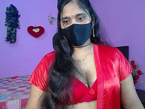 Hot Maleka online show from April 17, 2026, 4:43 pm