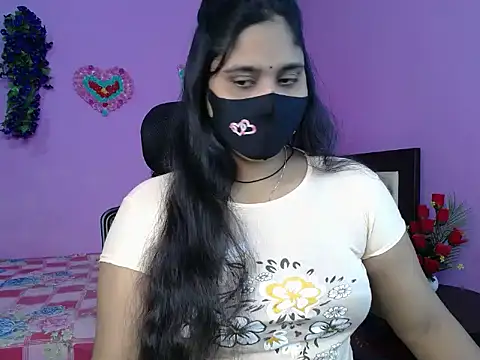 Hot Maleka online show from April 5, 2026, 4:02 pm