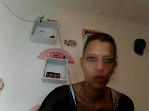 Snapshot of prettyblueeyes420 chatting on June 8, 2026, 10:10 pm prettyblueeyes420 online show from June 8, 2026, 10:10 pm