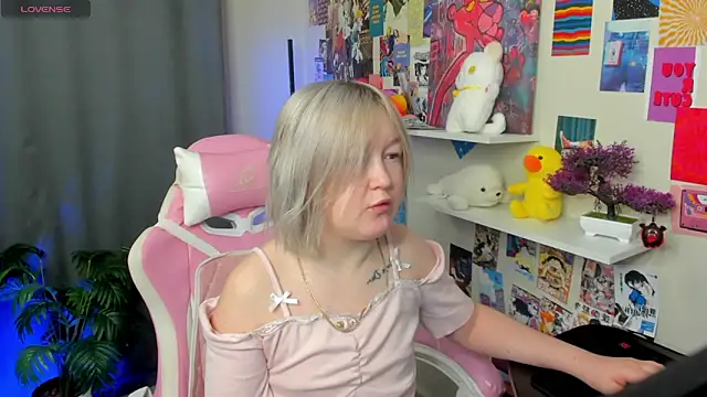 Sara Robinson online show from April 17, 2026, 2:25 am