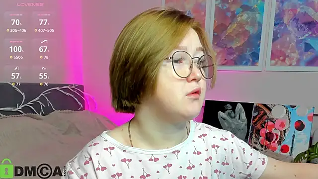 Snapshot of Sara_Robinson chatting on October 22, 2025, 2:44 am Sara Robinson online show from October 22, 2025, 2:44 am