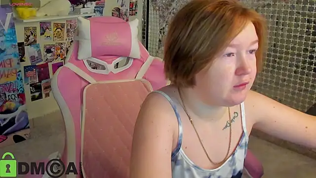 Snapshot of Sara_Robinson chatting on November 10, 2025, 2:27 am Sara Robinson online show from November 10, 2025, 2:27 am