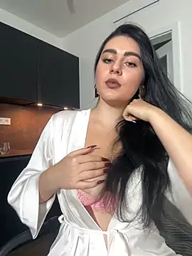 Snapshot of Evelyn___Sweet chatting on October 2, 2025, 8:12 pm Evelyn Sweet online show from October 2, 2025, 8:12 pm