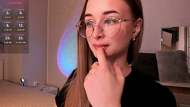 Tiffanyhunt online show from October 28, 2025, 1:10 pm