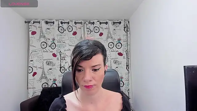 DanaaRey online show from October 20, 2025, 2:50 pm