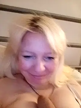 Snapshot of Lauri_scherri chatting on May 14, 2026, 10:40 pm Lauri scherri online show from May 14, 2026, 10:40 pm