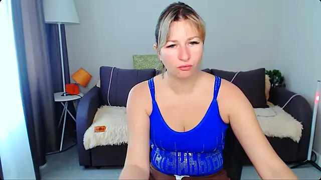 Snapshot of Incredible_Ariela chatting on September 14, 2025, 7:42 am Incredible Ariela online show from September 14, 2025, 7:42 am