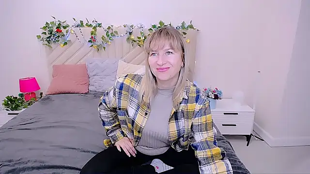 Snapshot of Incredible_Ariela chatting on October 24, 2025, 10:36 am Incredible Ariela online show from October 24, 2025, 10:36 am