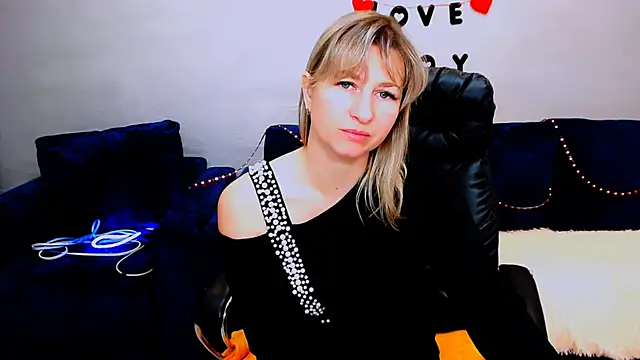 Snapshot of Incredible_Ariela chatting on September 27, 2025, 9:26 am Incredible Ariela online show from September 27, 2025, 9:26 am