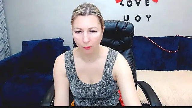 Snapshot of Incredible_Ariela chatting on November 30, 2025, 10:38 am Incredible Ariela online show from November 30, 2025, 10:38 am