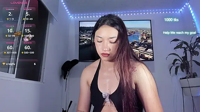 Snapshot of emily_palmeer chatting on January 10, 2026, 11:05 am emily palmeer online show from January 10, 2026, 11:05 am