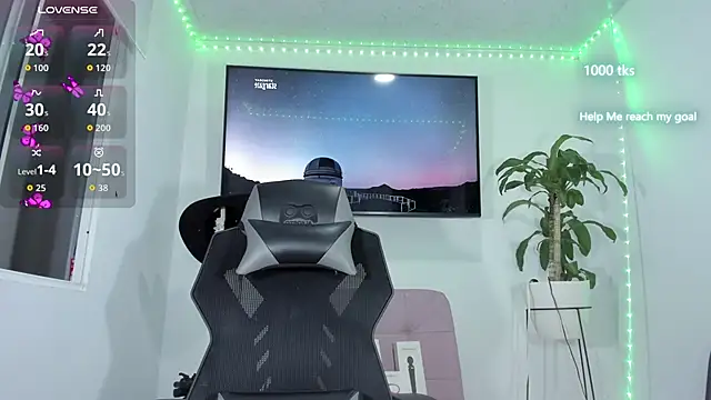 Snapshot of emily_palmeer chatting on December 19, 2025, 10:06 am emily palmeer online show from December 19, 2025, 10:06 am