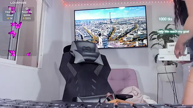 Snapshot of emily_palmeer chatting on December 21, 2025, 11:34 am emily palmeer online show from December 21, 2025, 11:34 am