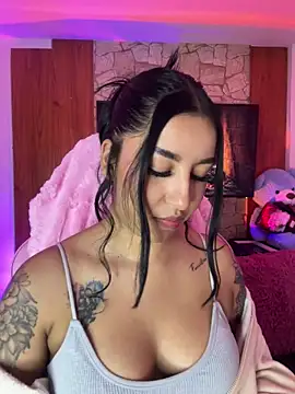 Tamara Roberts1 online show from April 23, 2026, 2:40 am