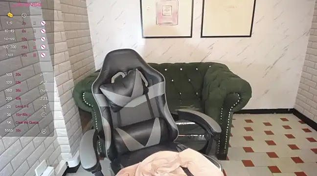 Snapshot of _Charlotte_v chatting on February 28, 2025, 5:04 pm Charlotte v online show from February 28, 2025, 5:04 pm