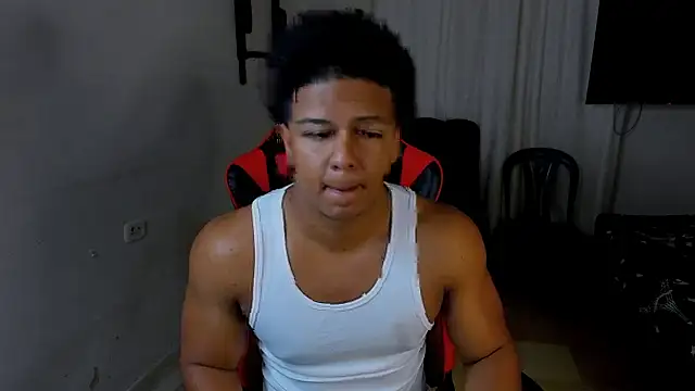 Snapshot of May_Dylan1 chatting on October 6, 2025, 3:46 pm May Dylan1 online show from October 6, 2025, 3:46 pm